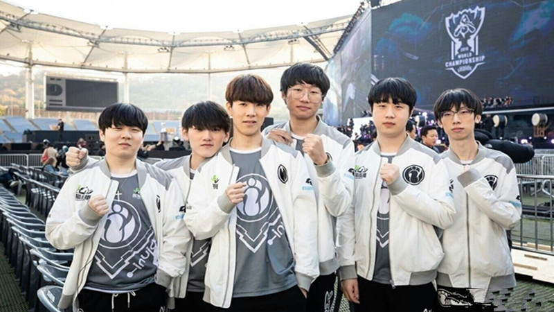 T1教练TOM谈不敌BLG：我们的英雄优先级整理出现了问题