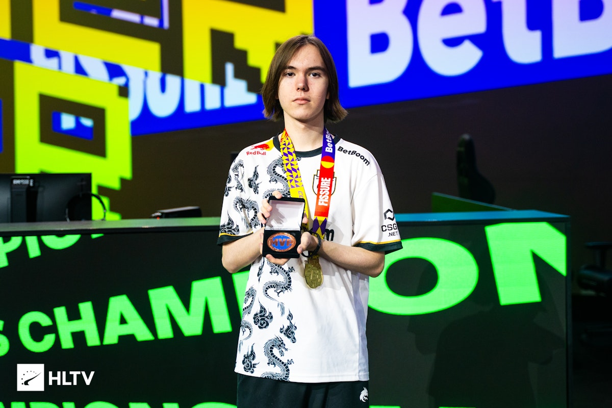 PSG.LGD专访：如何看待DOTA2国内青黄不接的现状